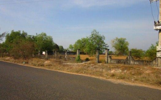 Test Land for sale just 200m from the beach